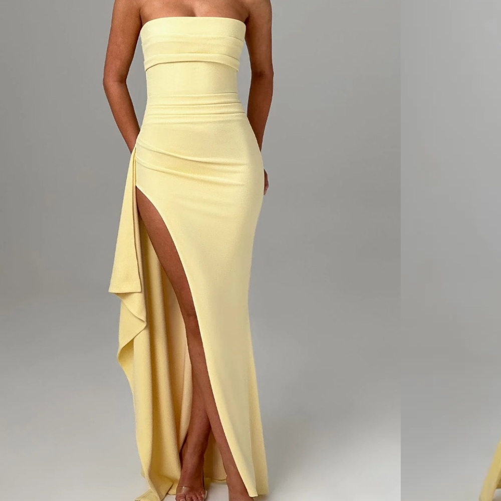 Elegant Strapless Yellow Dress